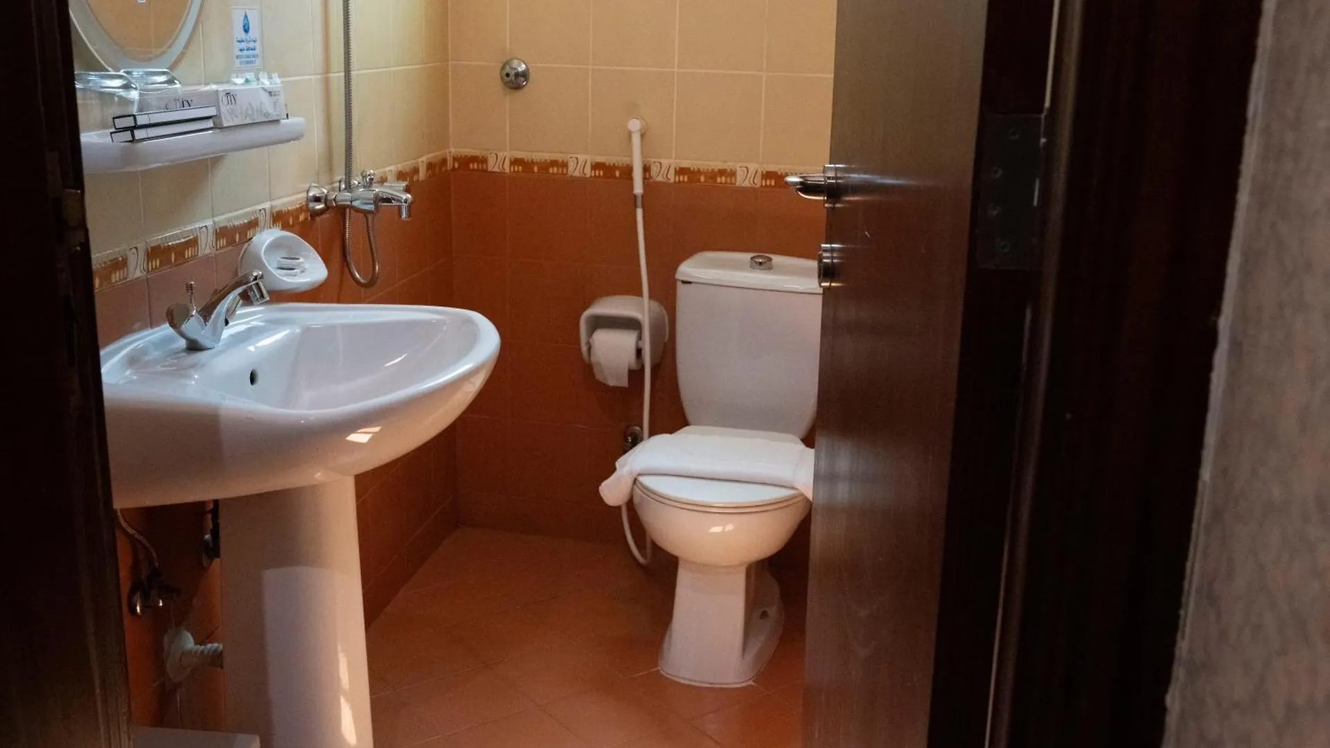 ***  فندق المروج كريم Almorooj Kareem Hotel 제다 사우디 아라비아